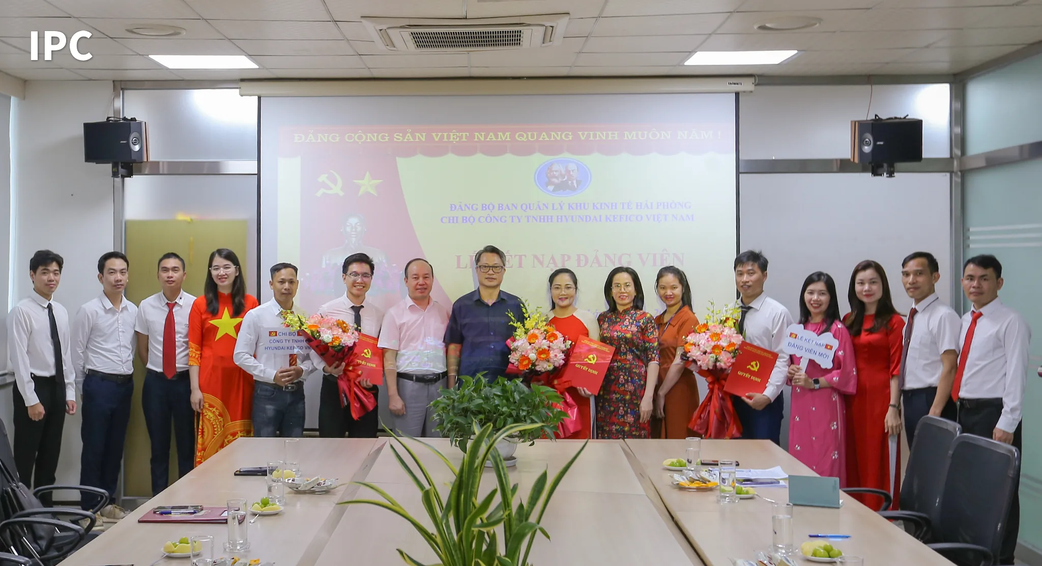 XÂY DỰNG ĐẢNG VÀ PHÁT TRIỂN KINH TẾ TẠI KHU KINH TẾ HẢI PHÒNG